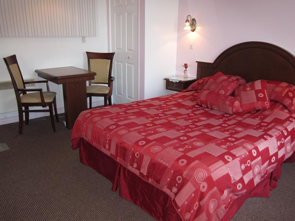 Motel Sainte Catherine Habitación foto